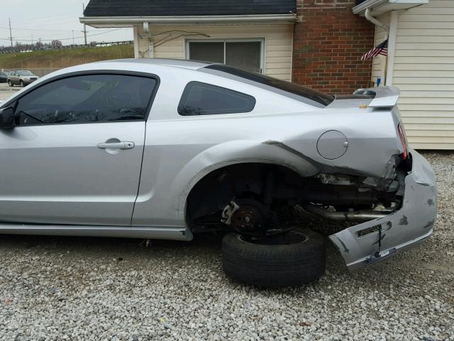 1ZVHT82H175267573 - 2007 FORD MUSTANG GT SILVER photo 9