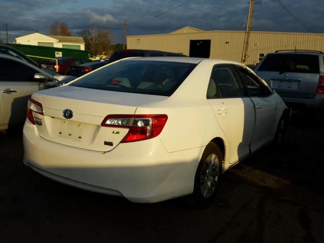 4T1BD1FKXEU124140 - 2014 TOYOTA CAMRY HYBR WHITE photo 4