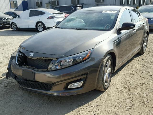 5XXGM4A74FG401337 - 2015 KIA OPTIMA LX GRAY photo 2