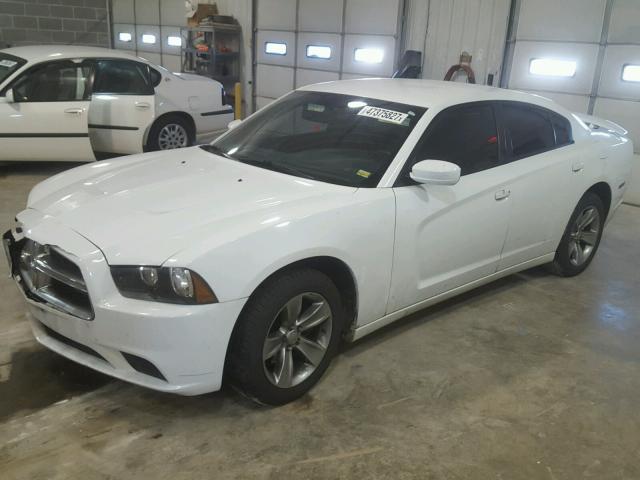 2B3CL3CG9BH566513 - 2011 DODGE CHARGER WHITE photo 2