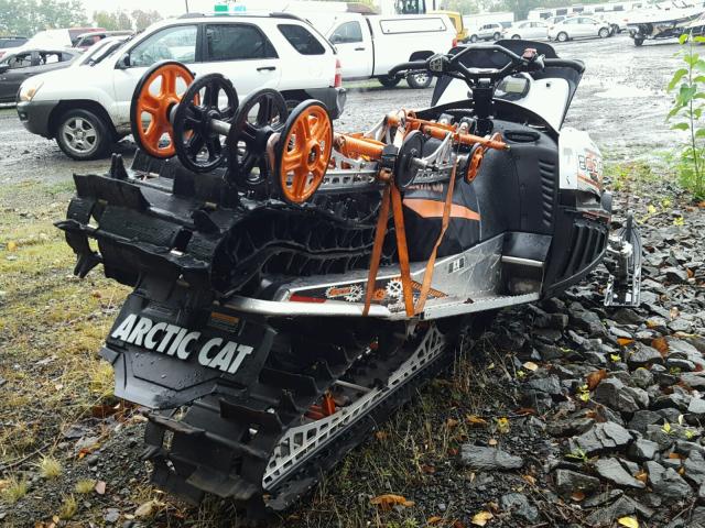 4UF10SNW6AT108550 - 2010 ARCTIC CAT SNOWMOBILE WHITE photo 4