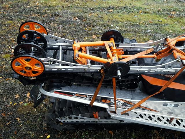 4UF10SNW6AT108550 - 2010 ARCTIC CAT SNOWMOBILE WHITE photo 6