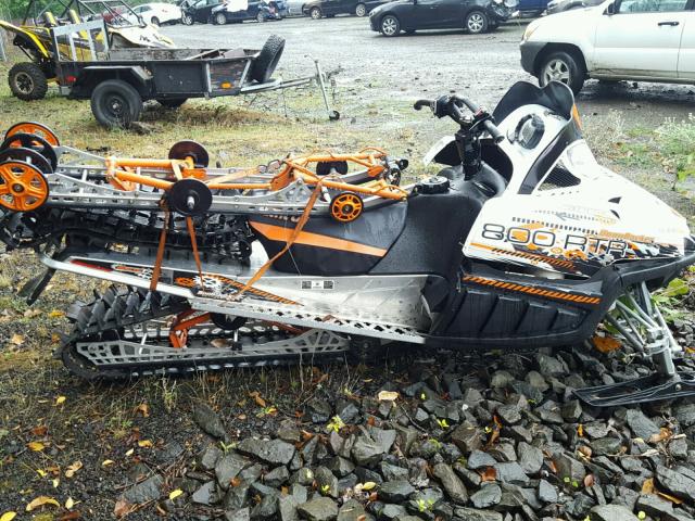 4UF10SNW6AT108550 - 2010 ARCTIC CAT SNOWMOBILE WHITE photo 9