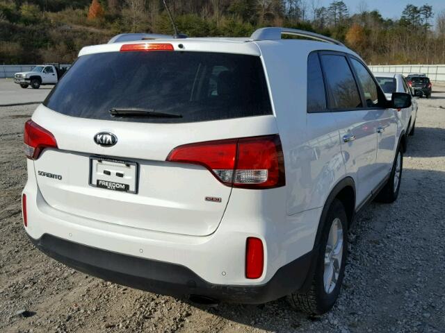 5XYKTDA64FG629905 - 2015 KIA SORENTO LX WHITE photo 4