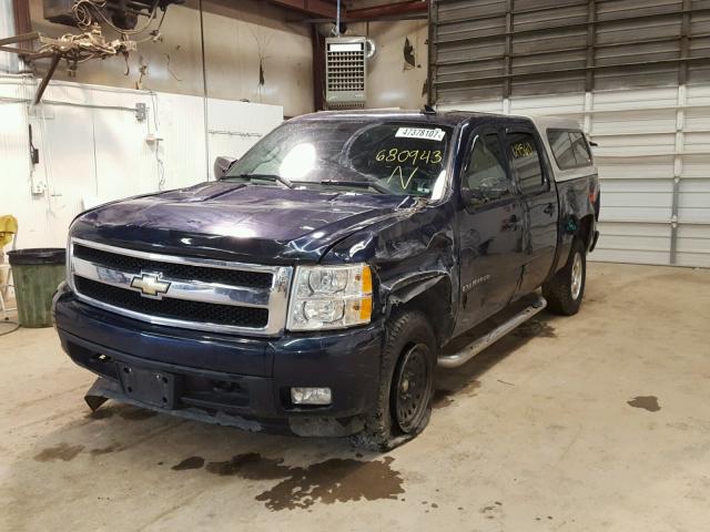 2GCEK13M671680943 - 2007 CHEVROLET SILVERADO BLUE photo 2