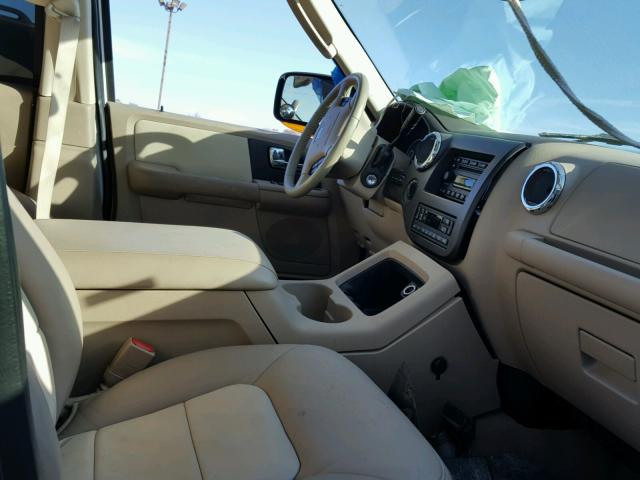 1FMFU18546LA99977 - 2006 FORD EXPEDITION WHITE photo 5