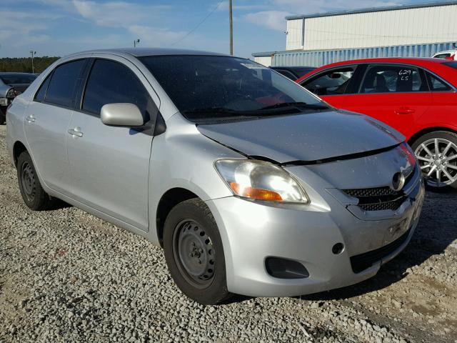 JTDBT923581280984 - 2008 TOYOTA YARIS SILVER photo 1