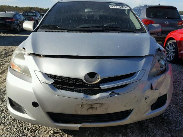 JTDBT923581280984 - 2008 TOYOTA YARIS SILVER photo 9