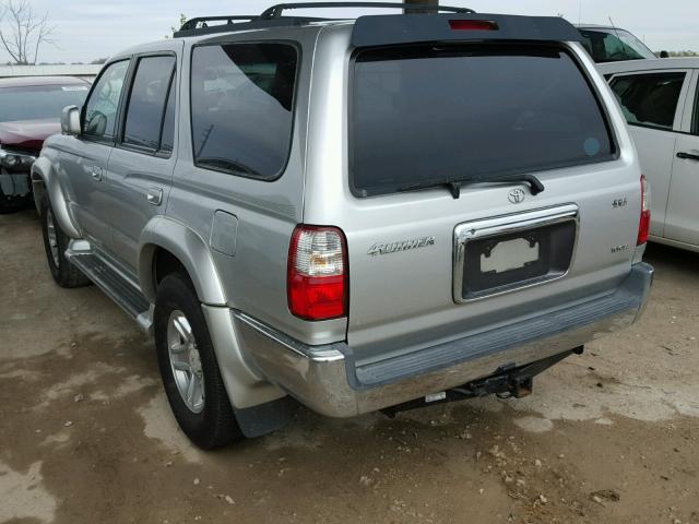 JT3GN86R920238084 - 2002 TOYOTA 4RUNNER SR SILVER photo 3