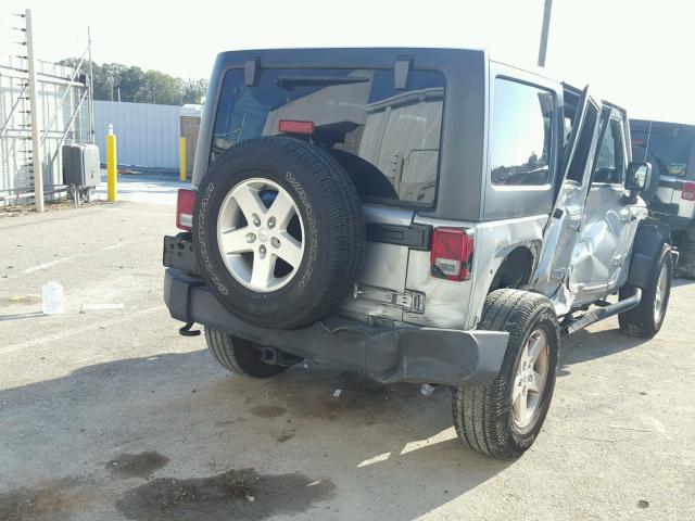 1C4BJWDG6GL189164 - 2016 JEEP WRANGLER U SILVER photo 4