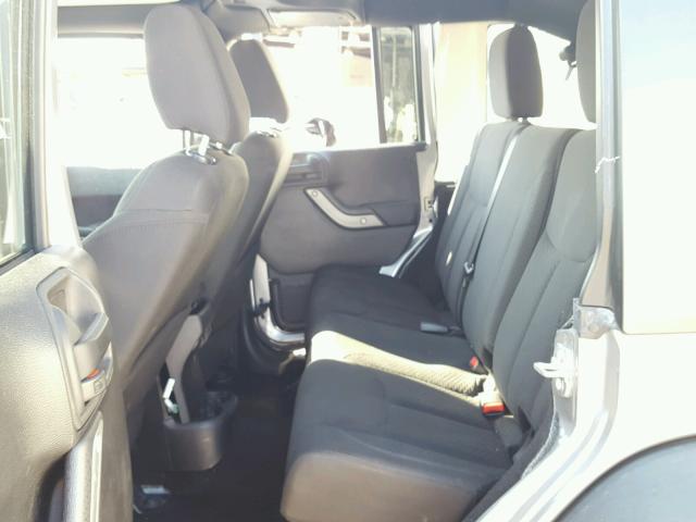 1C4BJWDG6GL189164 - 2016 JEEP WRANGLER U SILVER photo 6