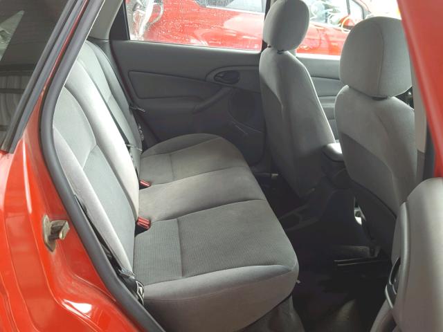 1FAFP33P02W111010 - 2002 FORD FOCUS LX RED photo 6