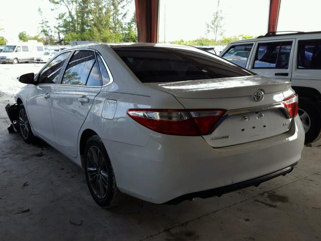 4T1BF1FK2FU895199 - 2015 TOYOTA CAMRY LE WHITE photo 3