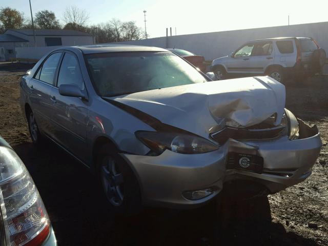 4T1BE30K82U036443 - 2002 TOYOTA CAMRY LE SILVER photo 1