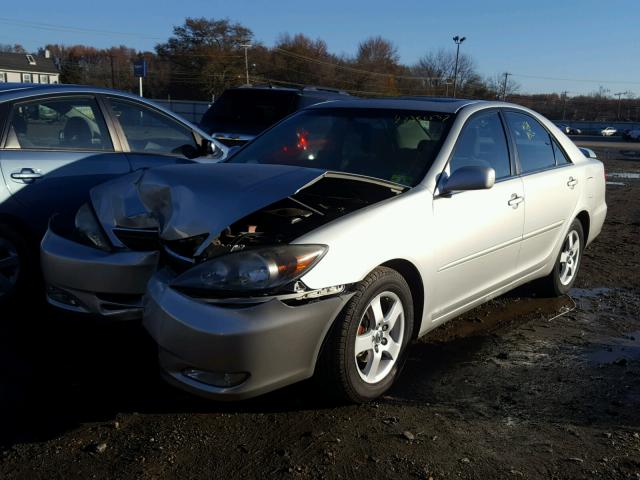 4T1BE30K82U036443 - 2002 TOYOTA CAMRY LE SILVER photo 2
