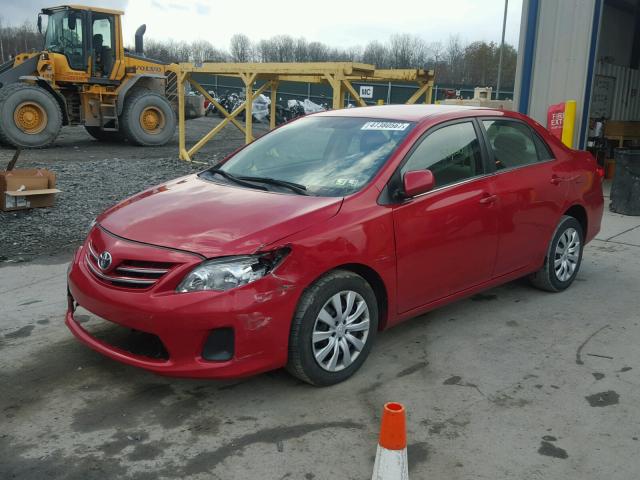 2T1BU4EEXDC923882 - 2013 TOYOTA COROLLA BA RED photo 2