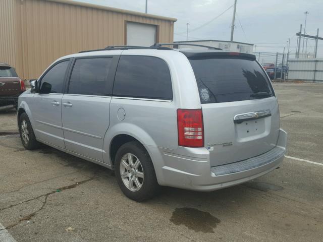 2A8HR54P78R628824 - 2008 CHRYSLER TOWN & COU SILVER photo 3