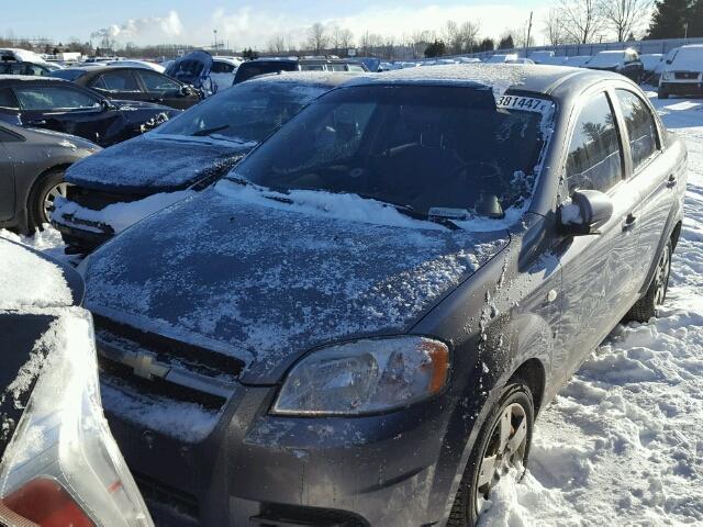 KL1TD55617B090700 - 2007 CHEVROLET AVEO BASE SILVER photo 2