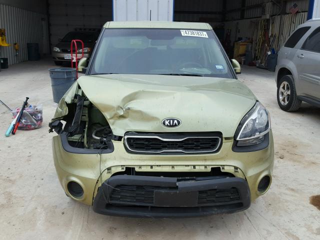 KNDJT2A56D7620043 - 2013 KIA SOUL GREEN photo 9