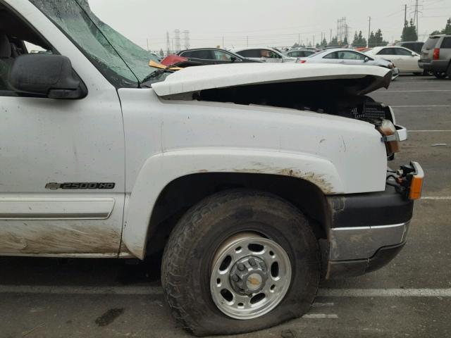 1GCHC29U94E359495 - 2004 CHEVROLET SILVERADO WHITE photo 10