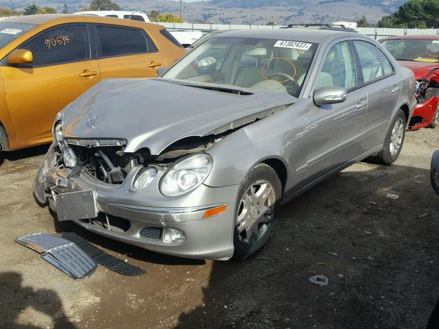 WDBUF65J53A344649 - 2003 MERCEDES-BENZ E 320 SILVER photo 2