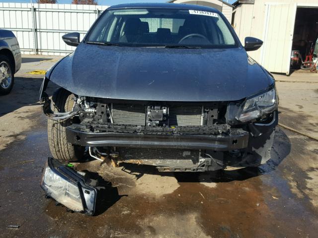 1VWAT7A39HC000888 - 2017 VOLKSWAGEN PASSAT S ნაცრისფერი ფოტო 9