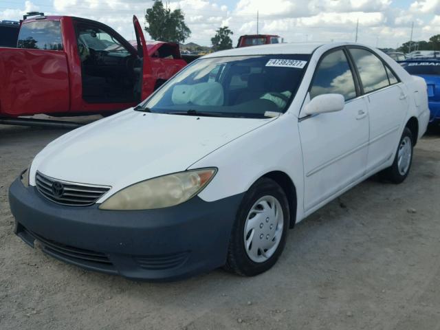 JTDBE32K363045242 - 2006 TOYOTA CAMRY LE 白色 照片 2