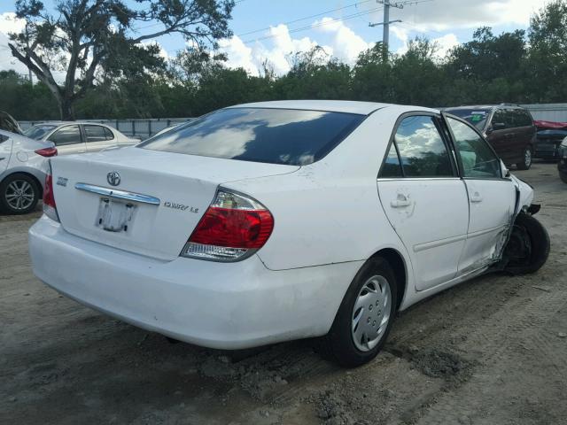 JTDBE32K363045242 - 2006 TOYOTA CAMRY LE WHITE photo 4