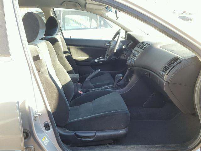 1HGCM56376A121080 - 2006 HONDA ACCORD SE SILVER photo 5