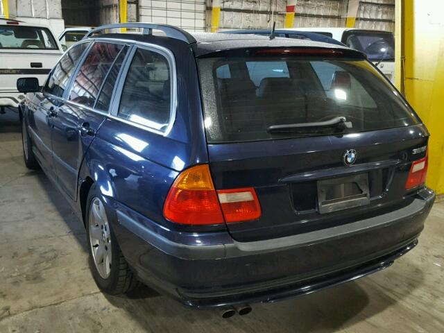 WBAEN33422PC10875 - 2002 BMW 325 IT BLUE photo 3