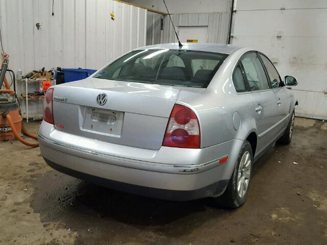 WVWAD63B45E008699 - 2005 VOLKSWAGEN PASSAT GLS SILVER photo 4