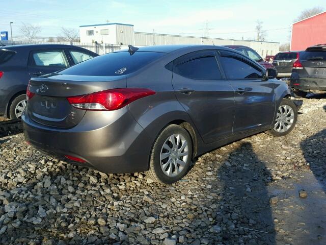 5NPDH4AE1DH438823 - 2013 HYUNDAI ELANTRA GL GRAY photo 4