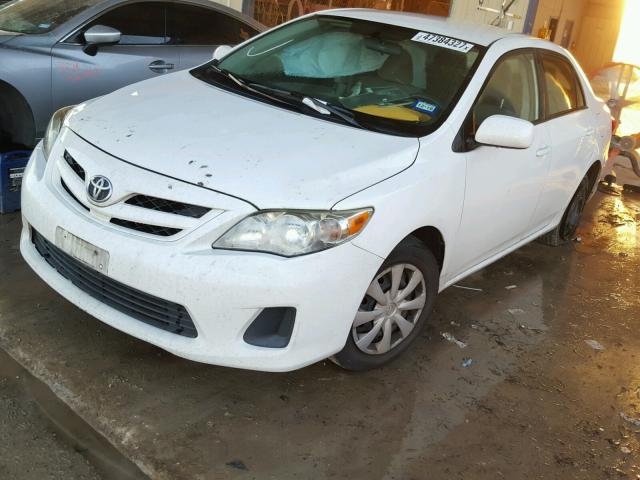 2T1BU4EE4BC603549 - 2011 TOYOTA COROLLA WHITE photo 2