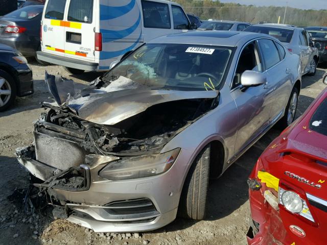 YV1102AL9H1014259 - 2017 VOLVO S90 T5 SILVER photo 2