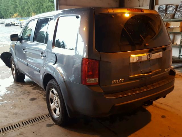 5FNYF4H28AB019588 - 2010 HONDA PILOT LX GRAY photo 3