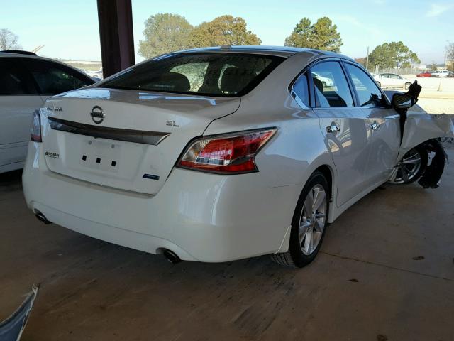 1N4AL3AP8EC164441 - 2014 NISSAN ALTIMA 2.5 WHITE photo 4