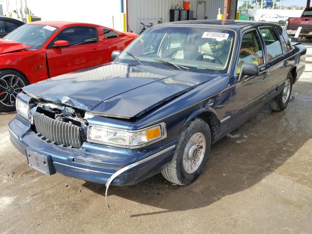 1LNLM81W8VY732058 - 1997 LINCOLN TOWN CAR E GREEN photo 2