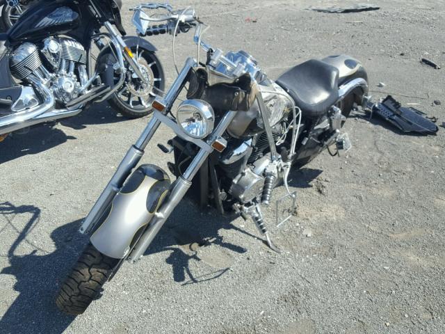 JH2RC44641K503239 - 2001 HONDA VT750 CD2 BLACK photo 2