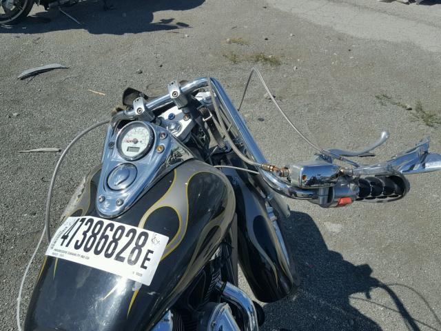 JH2RC44641K503239 - 2001 HONDA VT750 CD2 BLACK photo 5