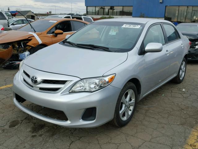 2T1BU4EE3BC731457 - 2011 TOYOTA COROLLA BA SILVER photo 2