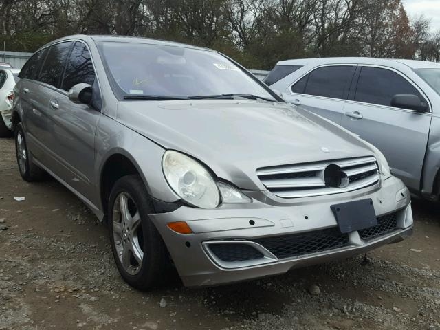 4JGCB75E86A002405 - 2006 MERCEDES-BENZ R 500 SILVER photo 1