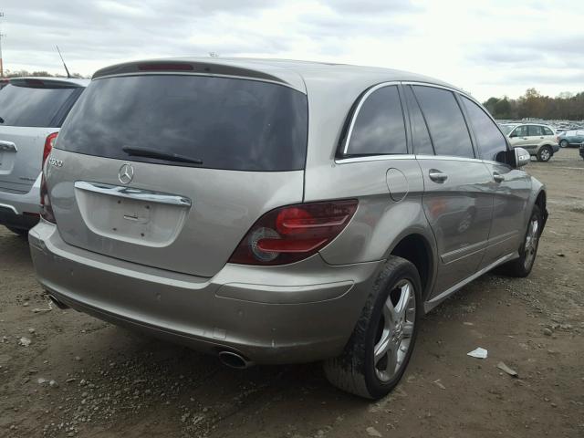 4JGCB75E86A002405 - 2006 MERCEDES-BENZ R 500 SILVER photo 4