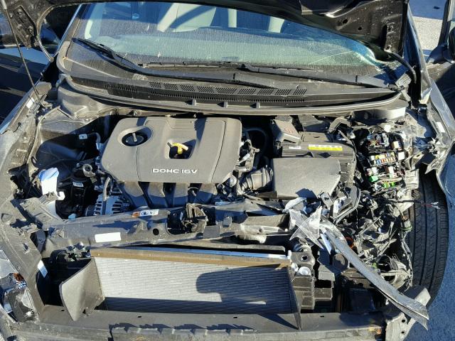 3KPFK4A78HE063423 - 2017 KIA FORTE LX BLACK photo 7