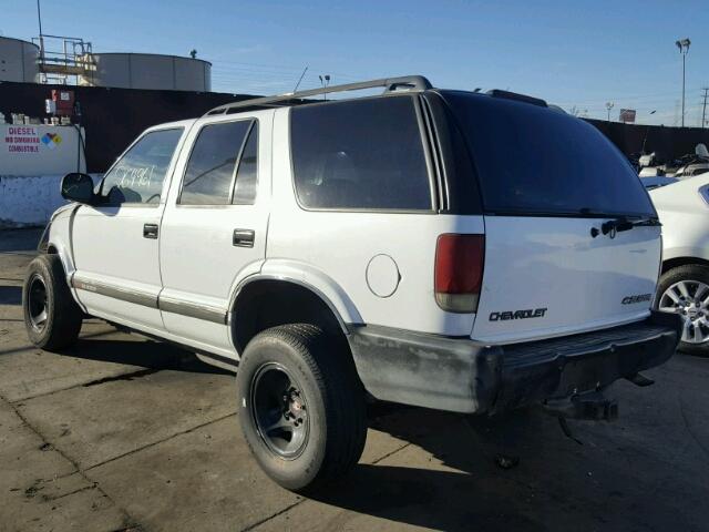 1GNDT13W9T2303650 - 1996 CHEVROLET BLAZER WHITE photo 3