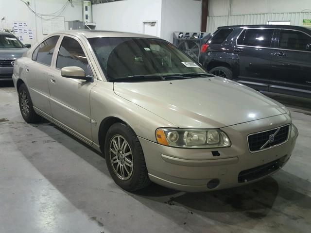 YV1RS612252458763 - 2005 VOLVO S60 GOLD photo 1