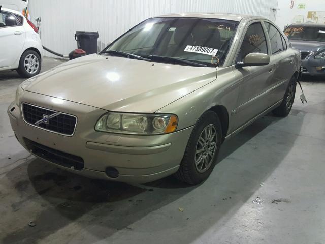 YV1RS612252458763 - 2005 VOLVO S60 GOLD photo 2