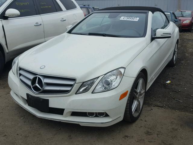 WDDKK5GF7BF038227 - 2011 MERCEDES-BENZ E 350 WHITE photo 2