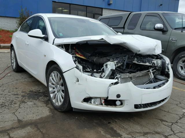 W04GR5ECXB1001569 - 2011 BUICK REGAL CXL WHITE photo 1