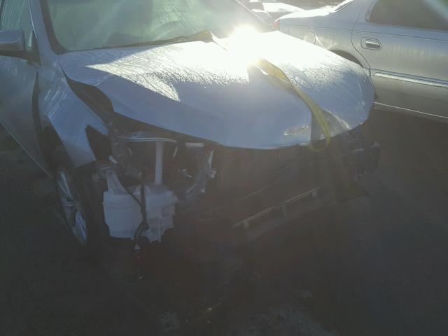 4T1BF1FK4FU070958 - 2015 TOYOTA CAMRY LE ვერცხლისფერი ფოტო 9