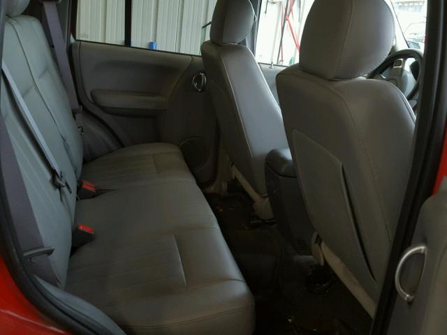 1J4GL58K45W614315 - 2005 JEEP LIBERTY LI RED photo 6